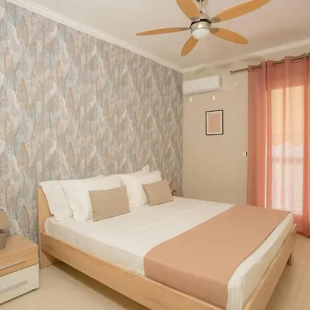 New  2 Bedroom/ 2 Bath Ap.nidri, Familia * Nydri (Lefkada)