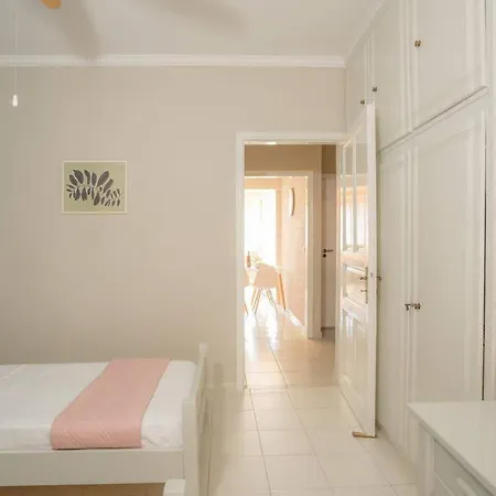 New  2 Bedroom/ 2 Bath Ap.nidri, Familia Apartment